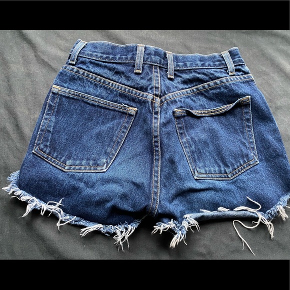 Guess high-waisted Jean shorts - Picture 2 of 3